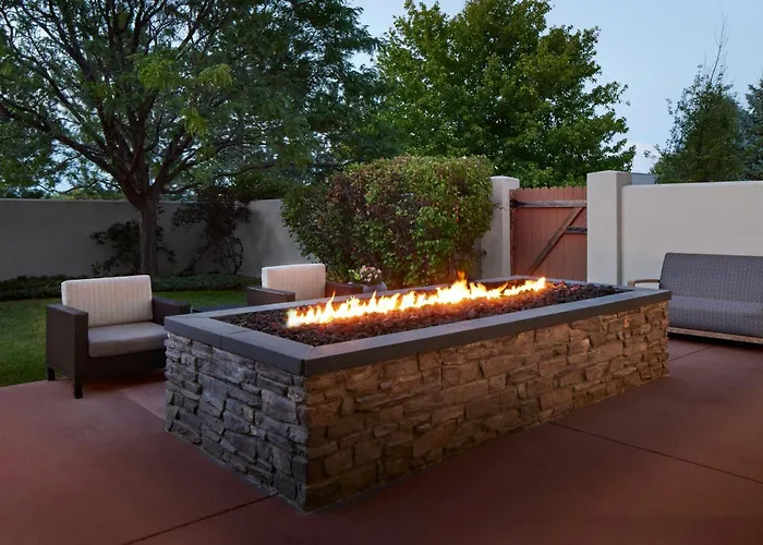 Courtyard Boulder Longmont