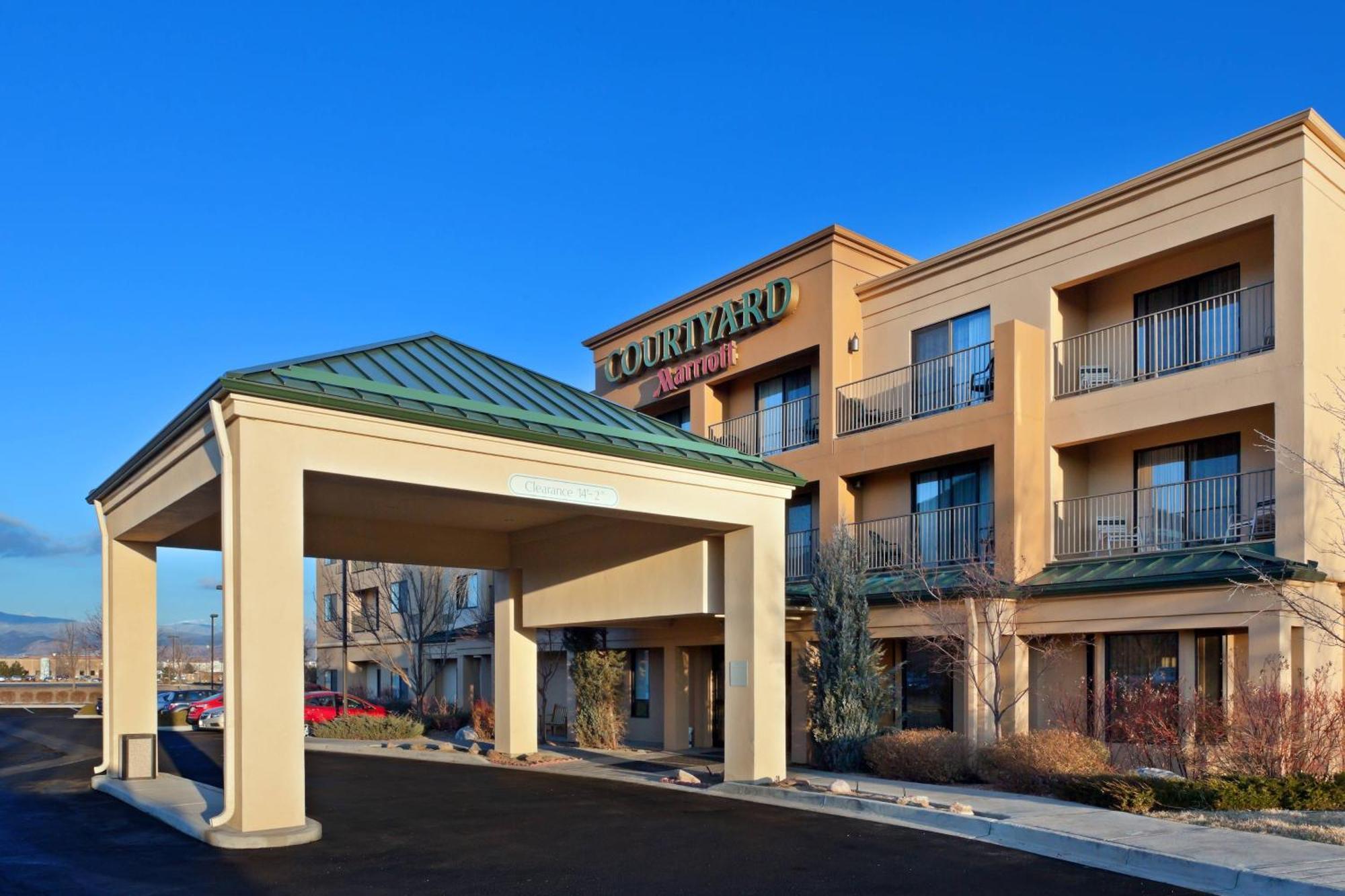 Hotel Courtyard Boulder