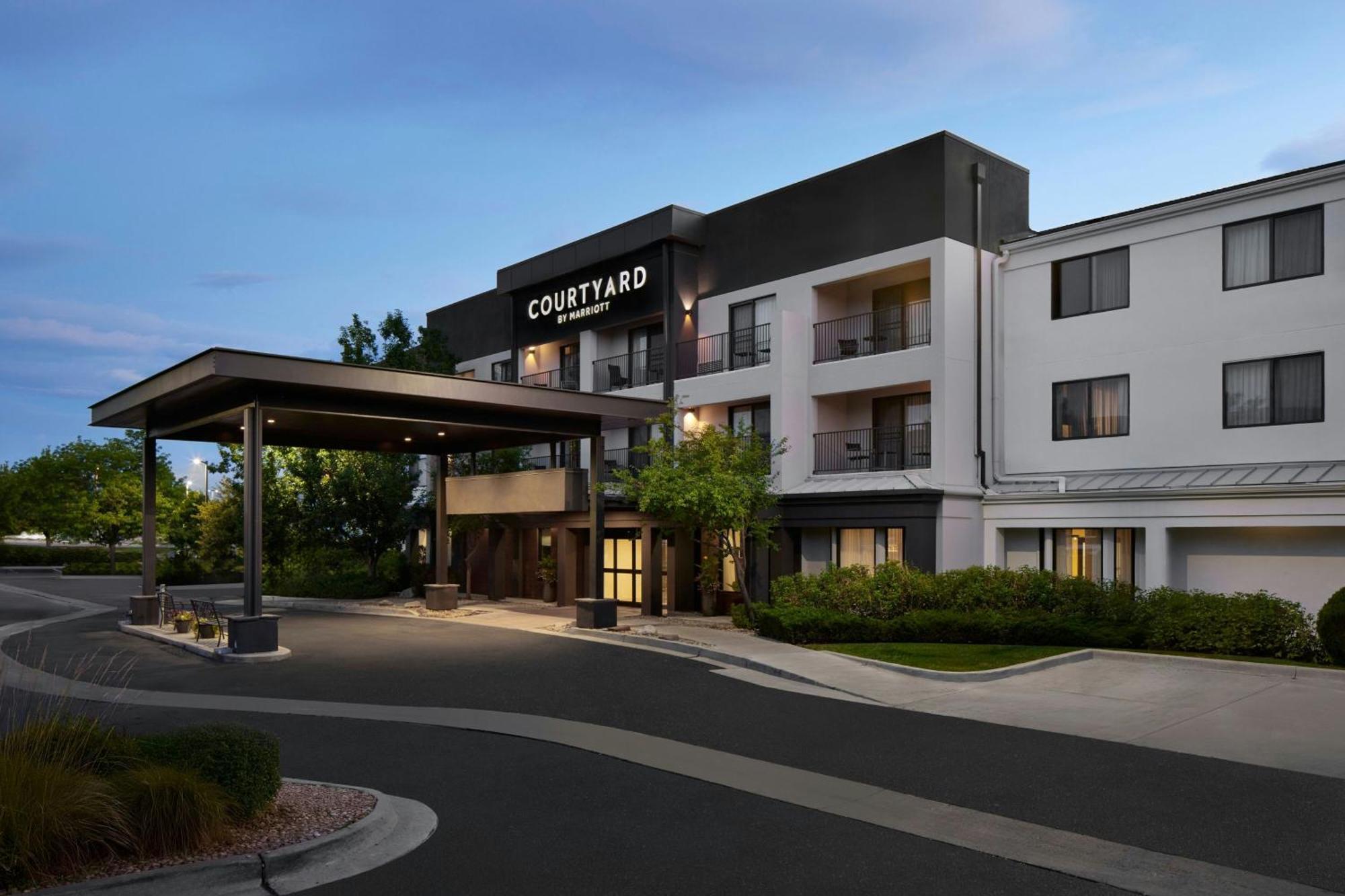 Hotel Courtyard Boulder 3*