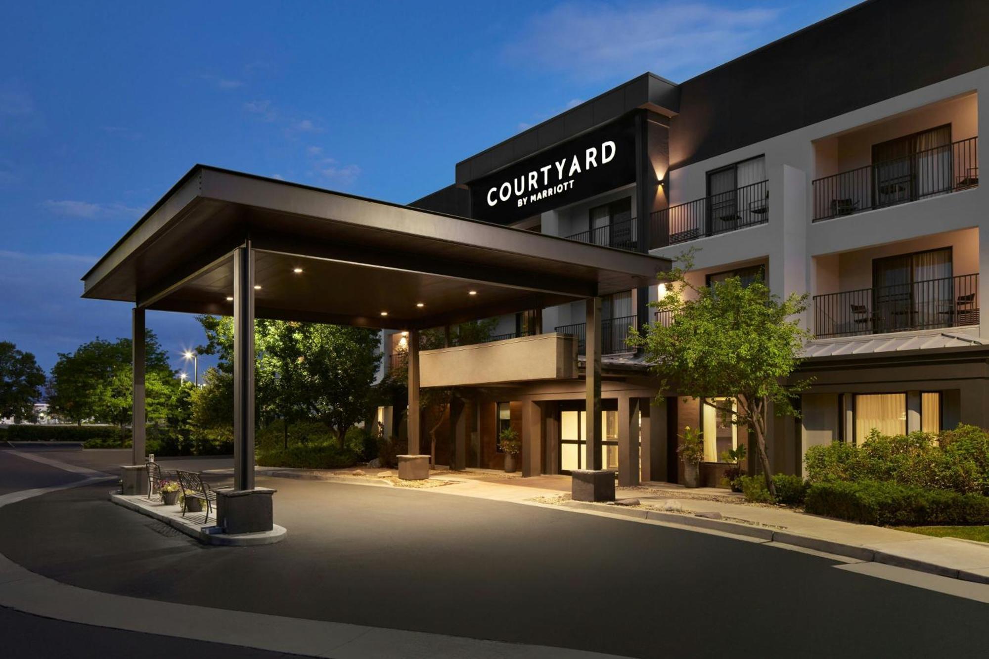 Hotel Courtyard Boulder 3*